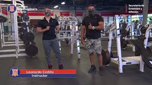 Área de pesas y entrenamiento